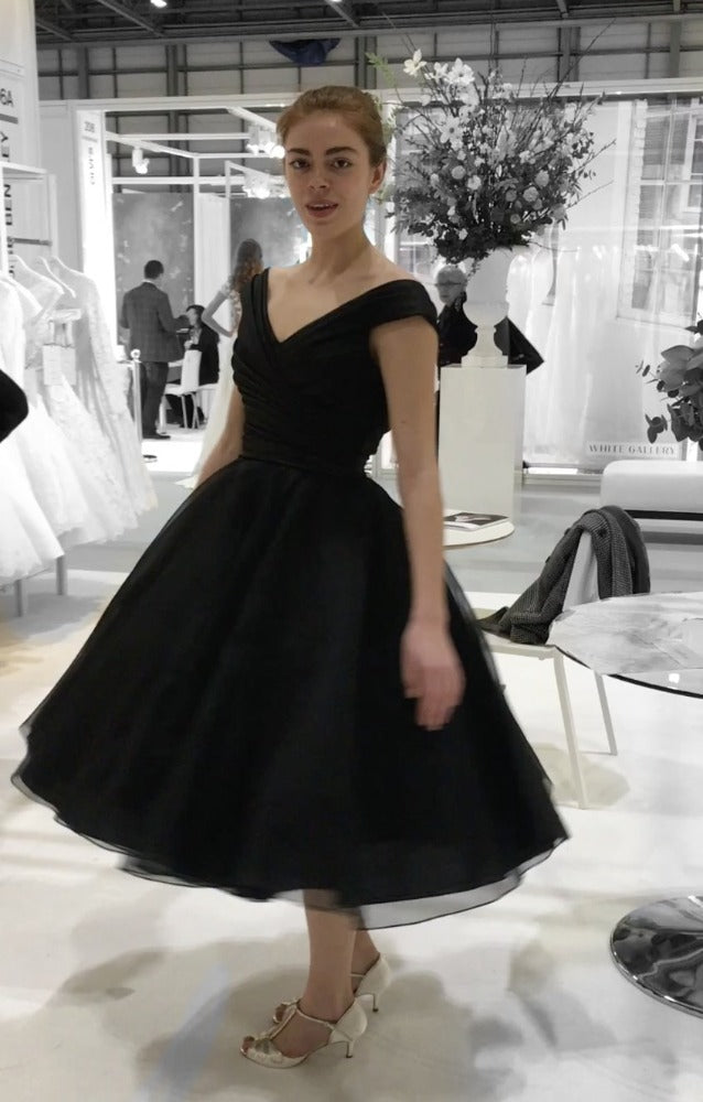 The fullness of the Annette's skirt
