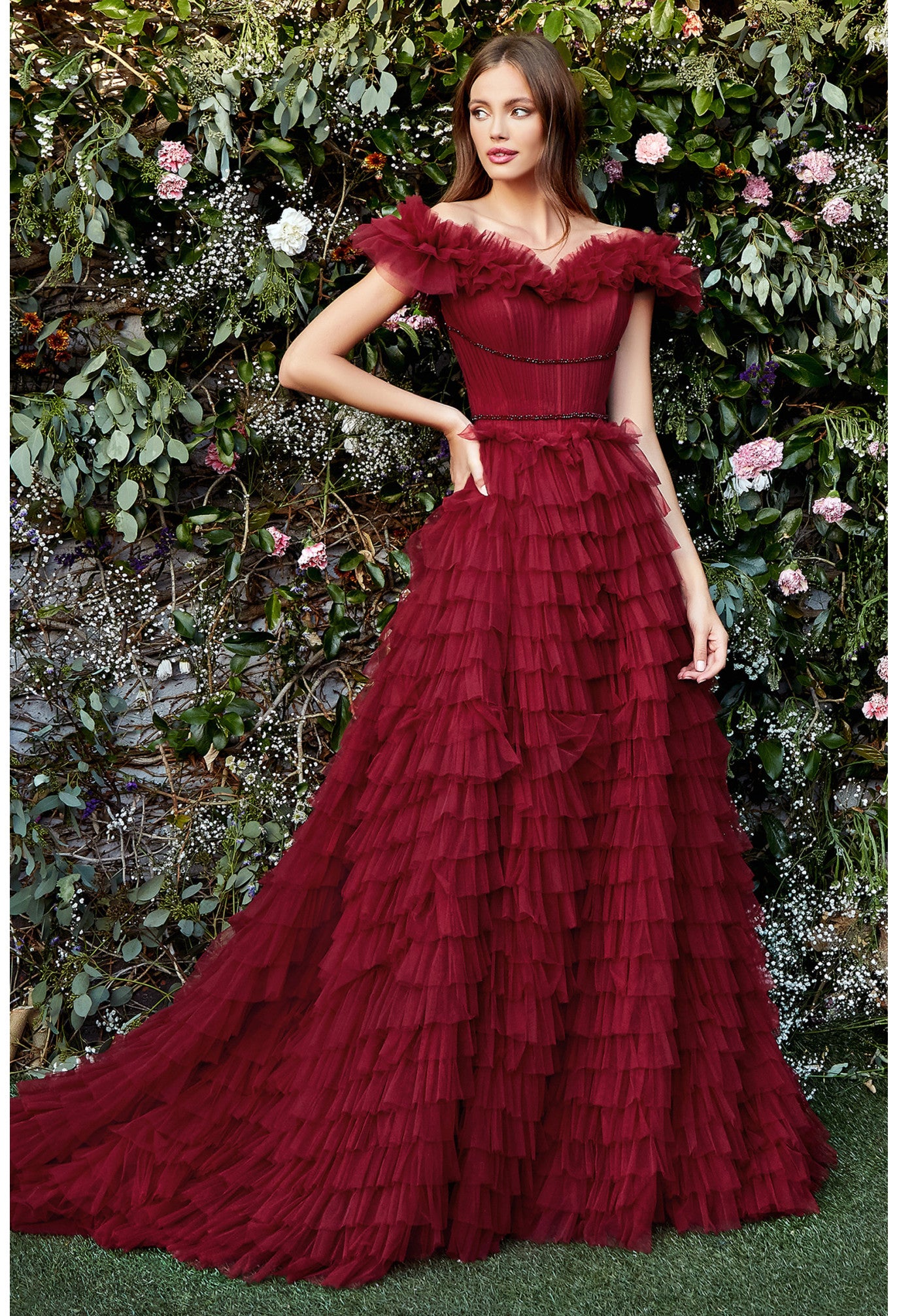 Spectacular red-carpet style Red ruffle gown Spectacular red-carpet style Red ruffle gown
