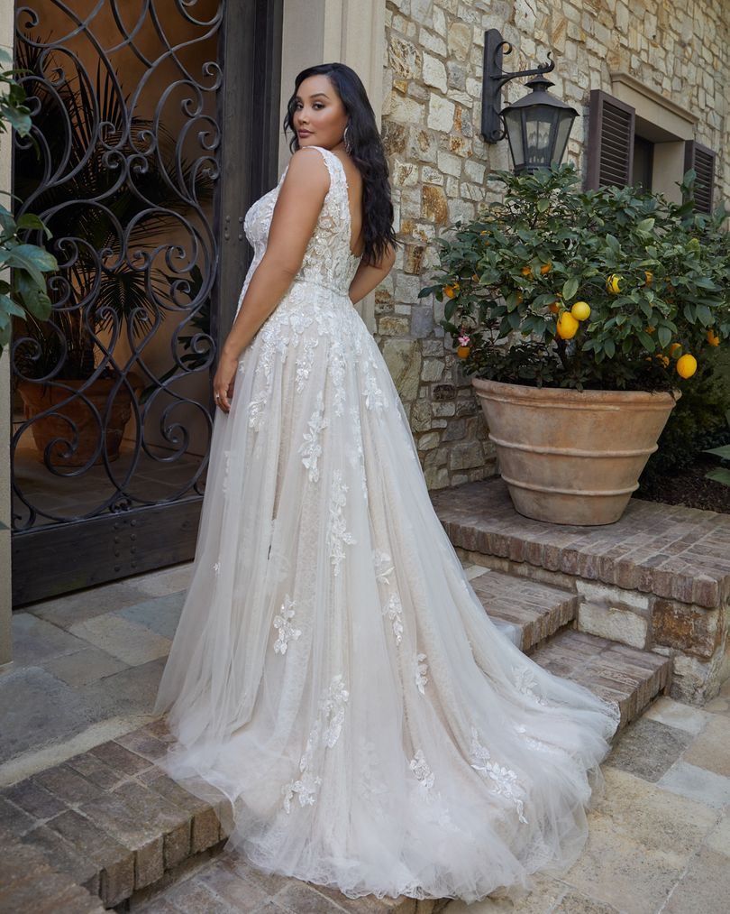 The trained classic Boho wedding dress Lucy