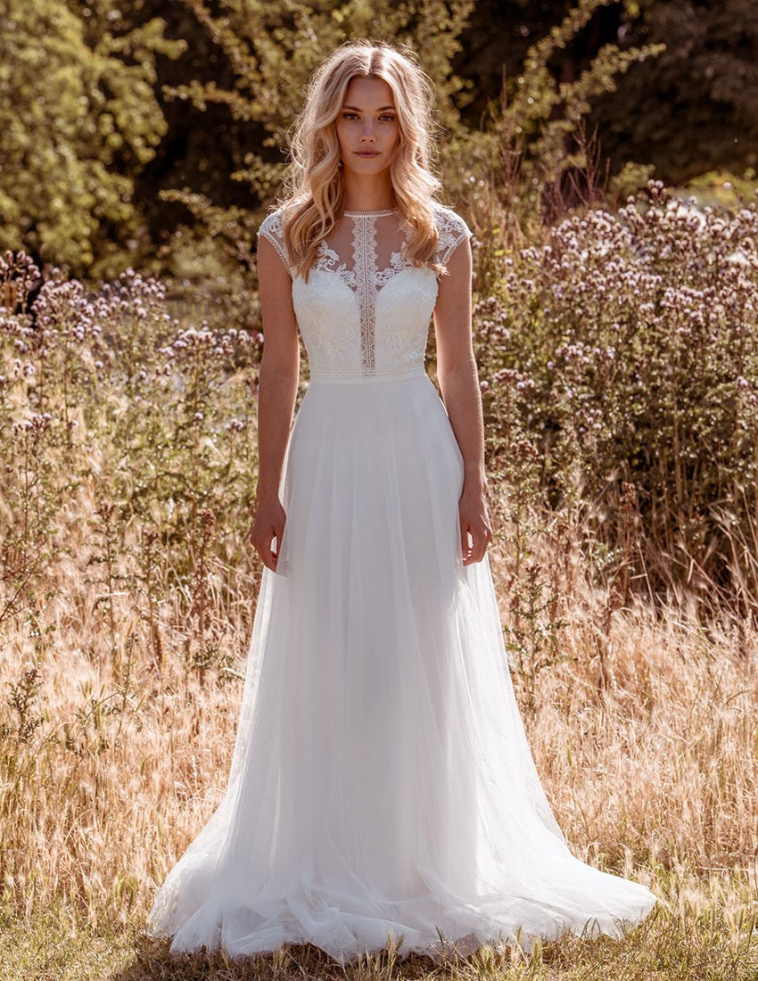 Amelie Boho wedding dress Prettiest of the season?