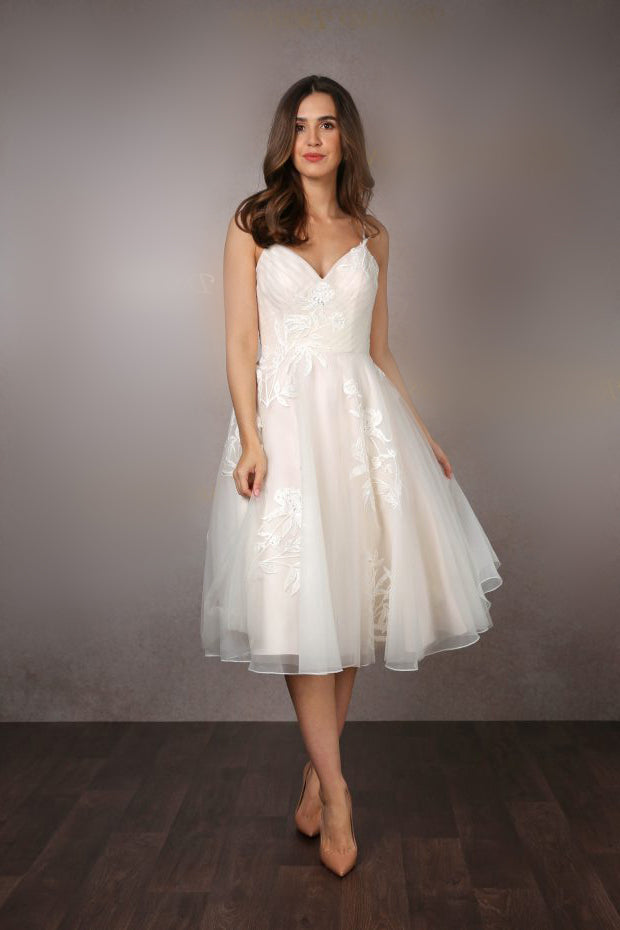 Slender Tea Length Wedding Dress Strapless Tea Length Wedding Dress Lace Tea -Length Bridal Gown Vintage Slender Tea Length Wedding Dress Strapless Tea Length Wedding Dress Lace Tea -Length Bridal Gown Vintage