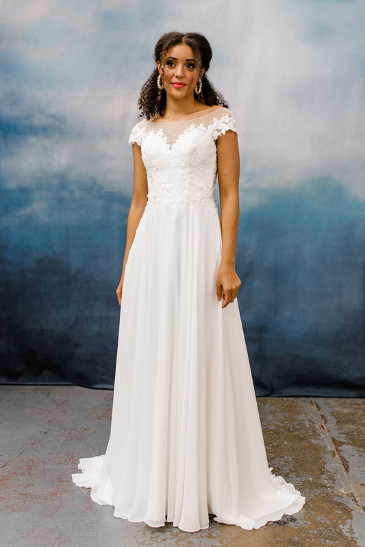 hn-Zoe Chiffon Wedding Dress with Lace Appliqué