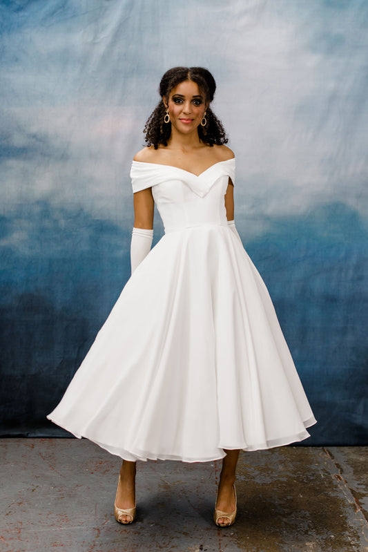 HN-Isla Tea-Length Chiffon Halter Shawl Gown