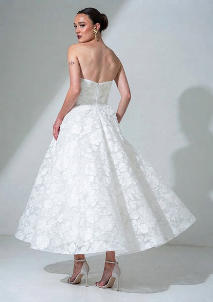 Freda Bennet Florian – Contemporary Lace Wedding Dress