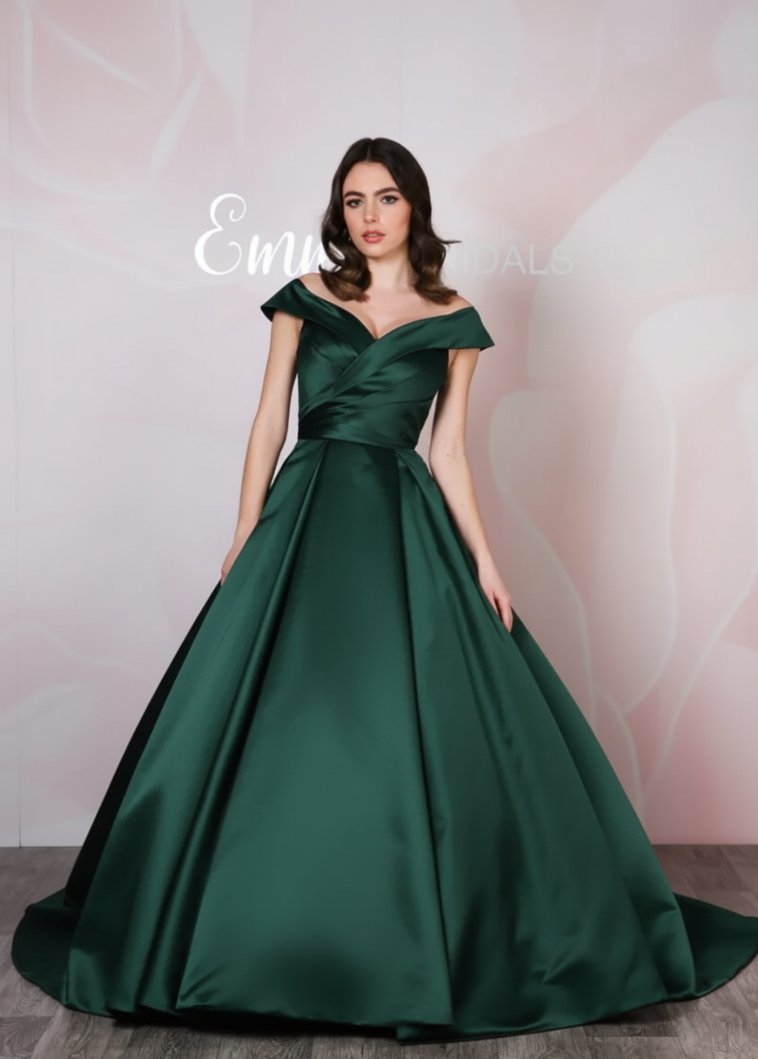 A stunningly simple ballgown princess dress |  eb-lydia
