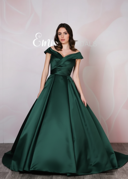A stunningly simple ballgown princess dress |  eb-lydia