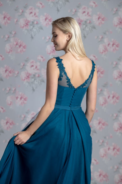 86-Elara Modern Minimal Midi Skater Gown