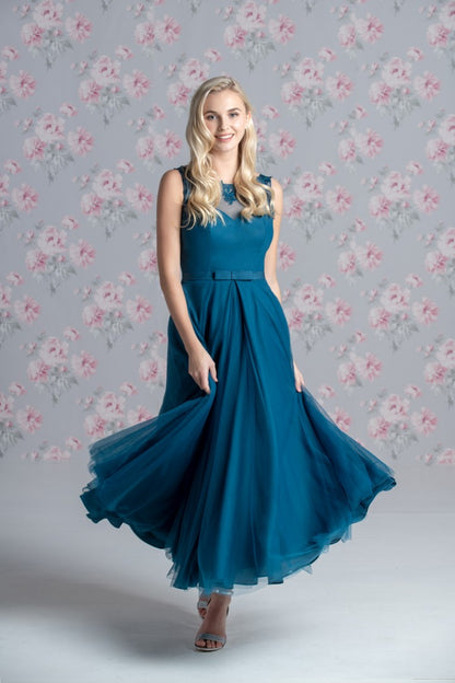 86-Elara Modern Minimal Midi Skater Gown