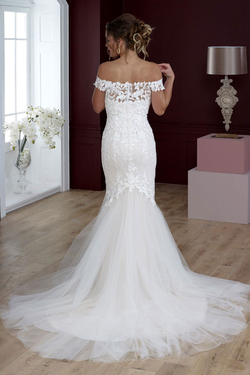 hn-Eliza Trumpet Mermaid Lace Wedding Gown
