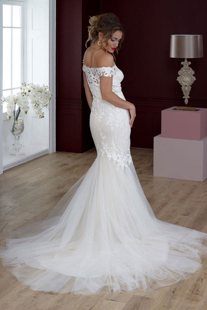 hn-Eliza Trumpet Mermaid Lace Wedding Gown