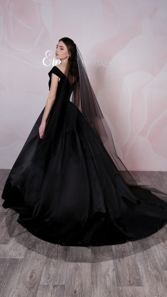 Bridal gown Lydia in black