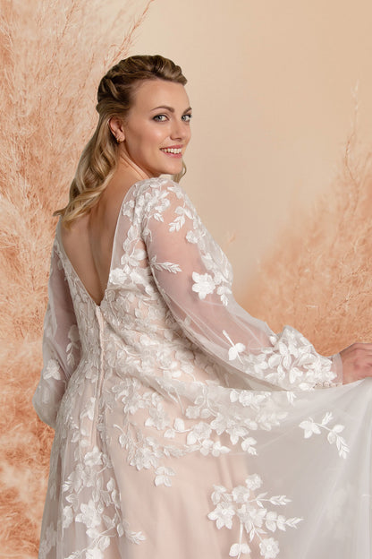Pretty lace balloon sleeve wedding gown | mg-rebecca