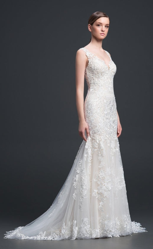 gi-clara Fit and flare lace wedding gown