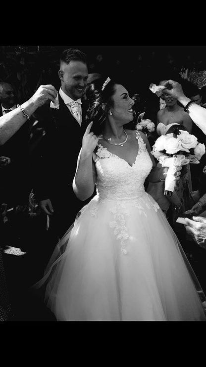 hn-molly Super soft tulle and lace applique wedding gown