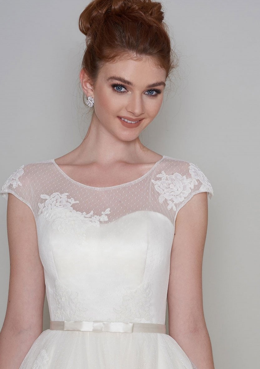 Fifties length tea dress with lace appliqué and super full skirt. Lola by Lou Lou