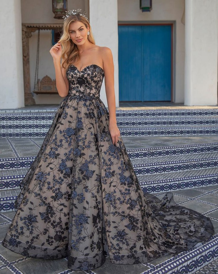 The jaw dropping Decklyn wedding dress