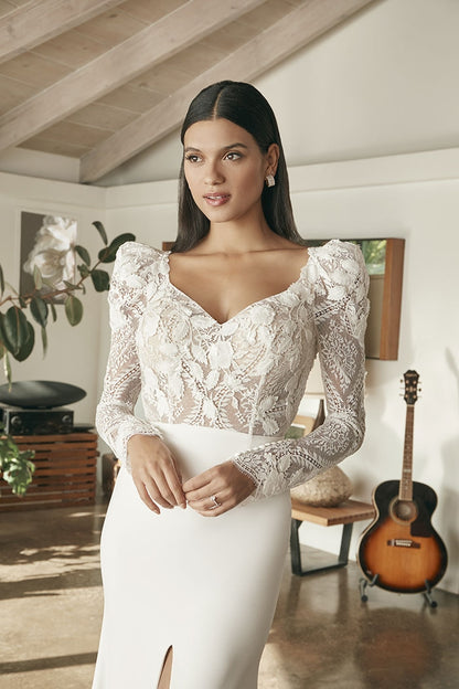 Close up of the Shiloh's bodice