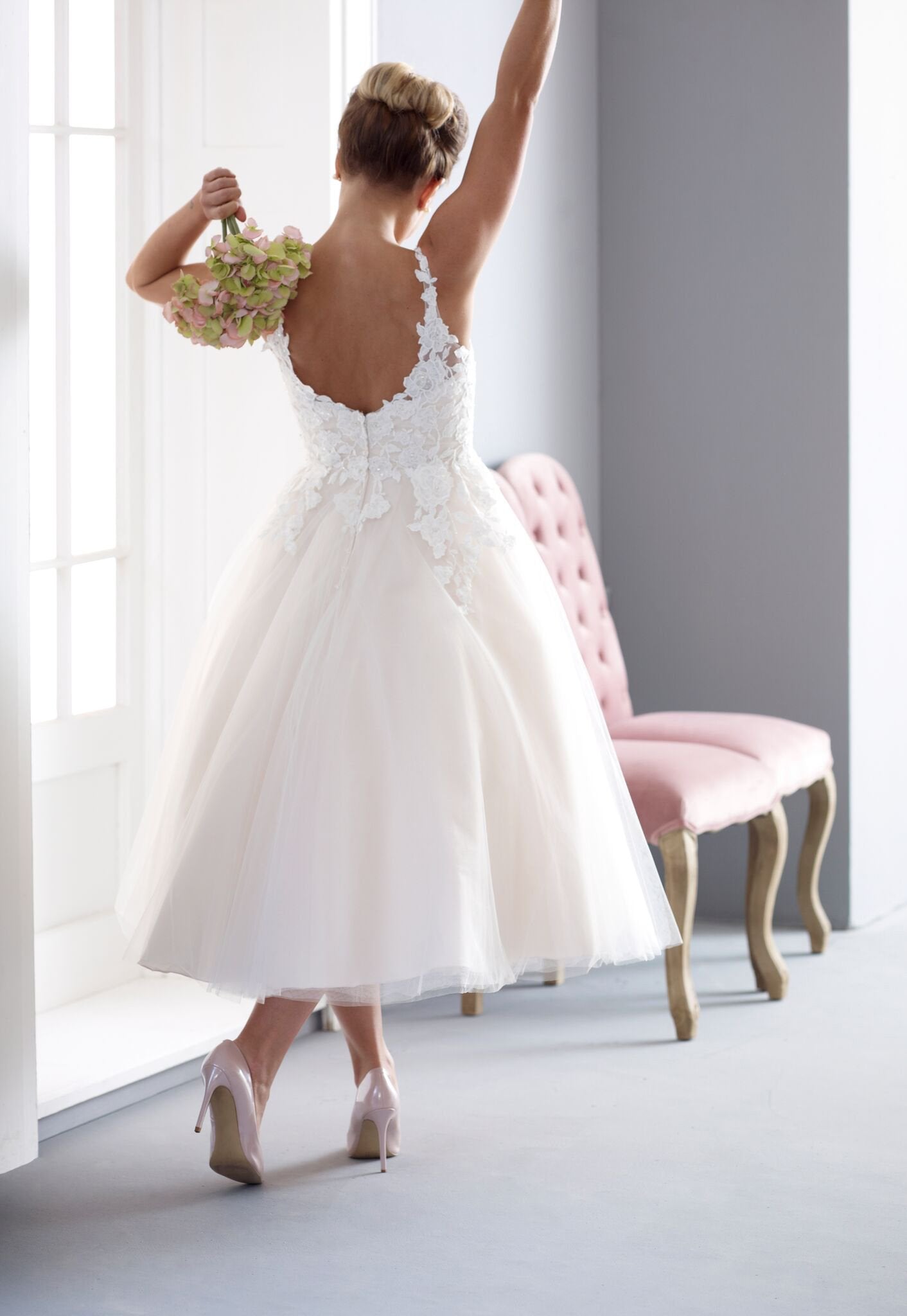 hn-molly Super soft tulle and lace applique wedding gown