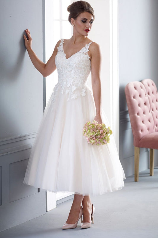 hn-molly Super soft tulle and lace applique wedding gown