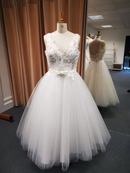 Floral embroidered bodice in Ivory and metallic tone, tulle skirt and detachable belt bridal gown