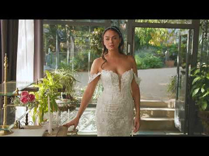 Video of the Palmer bridal gown by Casablanca